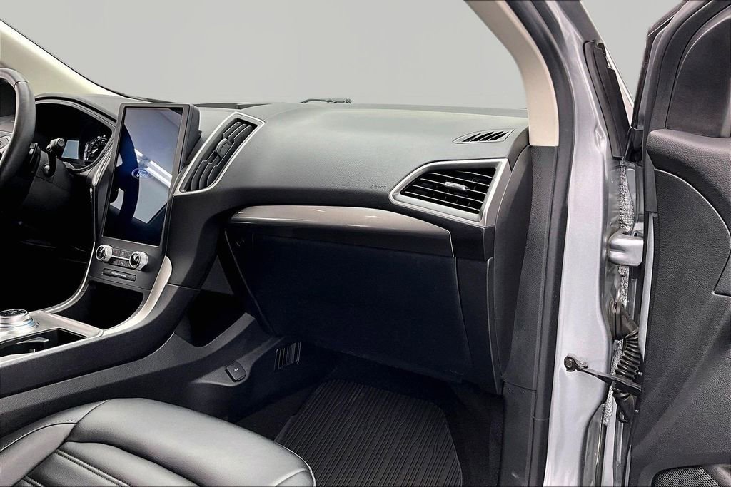 Certified 2024 Ford Edge SEL w/ Convenience Package AWD/4WD image 17
