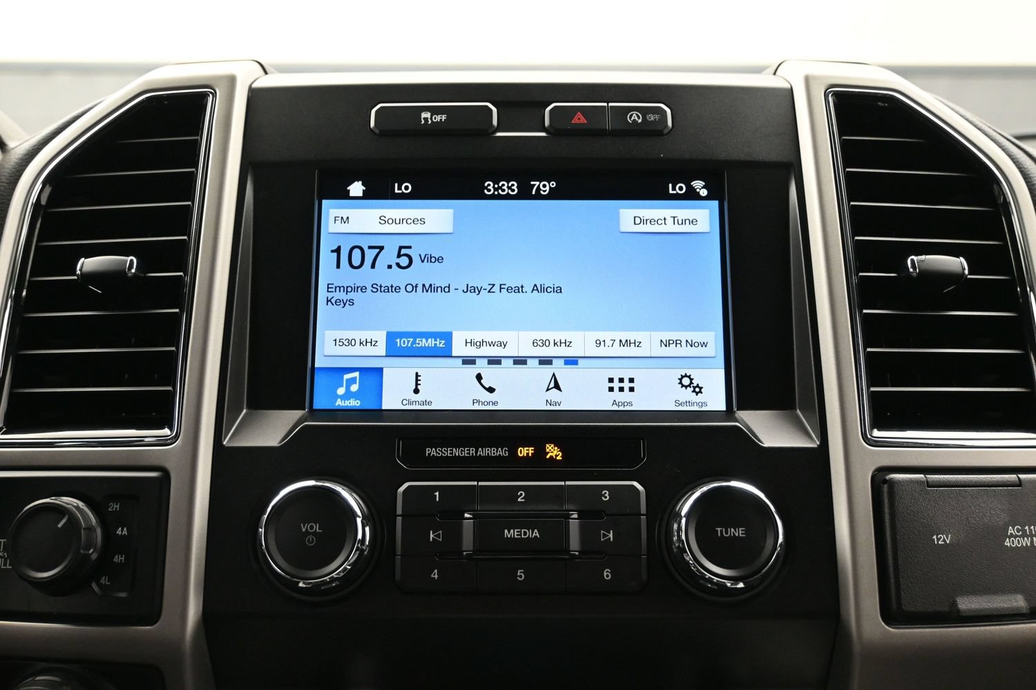 Used 2019 Ford F150 Lariat w/ Trailer Tow Package AWD/4WD image 34