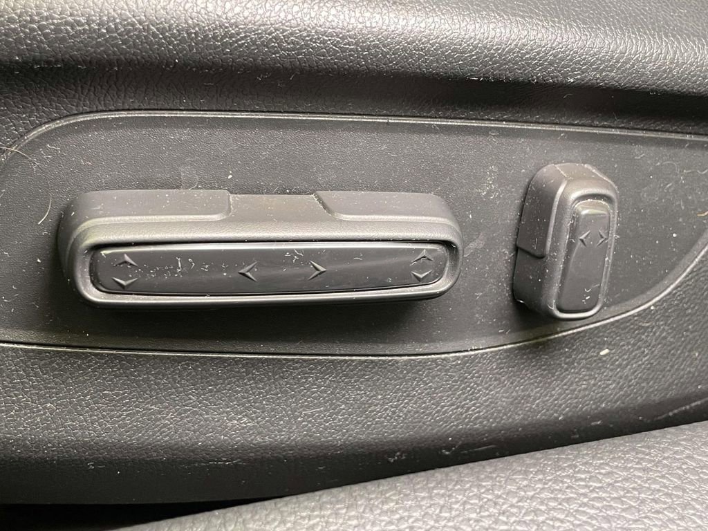 Used 2023 Honda Civic Touring image 17