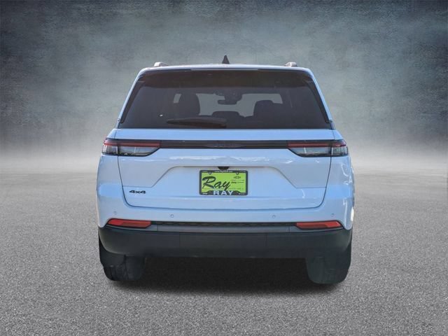 New 2026 Jeep Grand Cherokee Limited w/ Limited Altitude Package AWD/4WD image 5