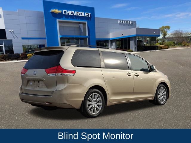 Used 2014 Toyota Sienna XLE image 8