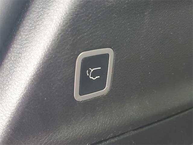 Certified 2020 Chrysler Pacifica Touring-L image 8