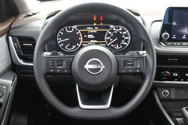 Used 2023 Nissan Rogue SV FWD image 25