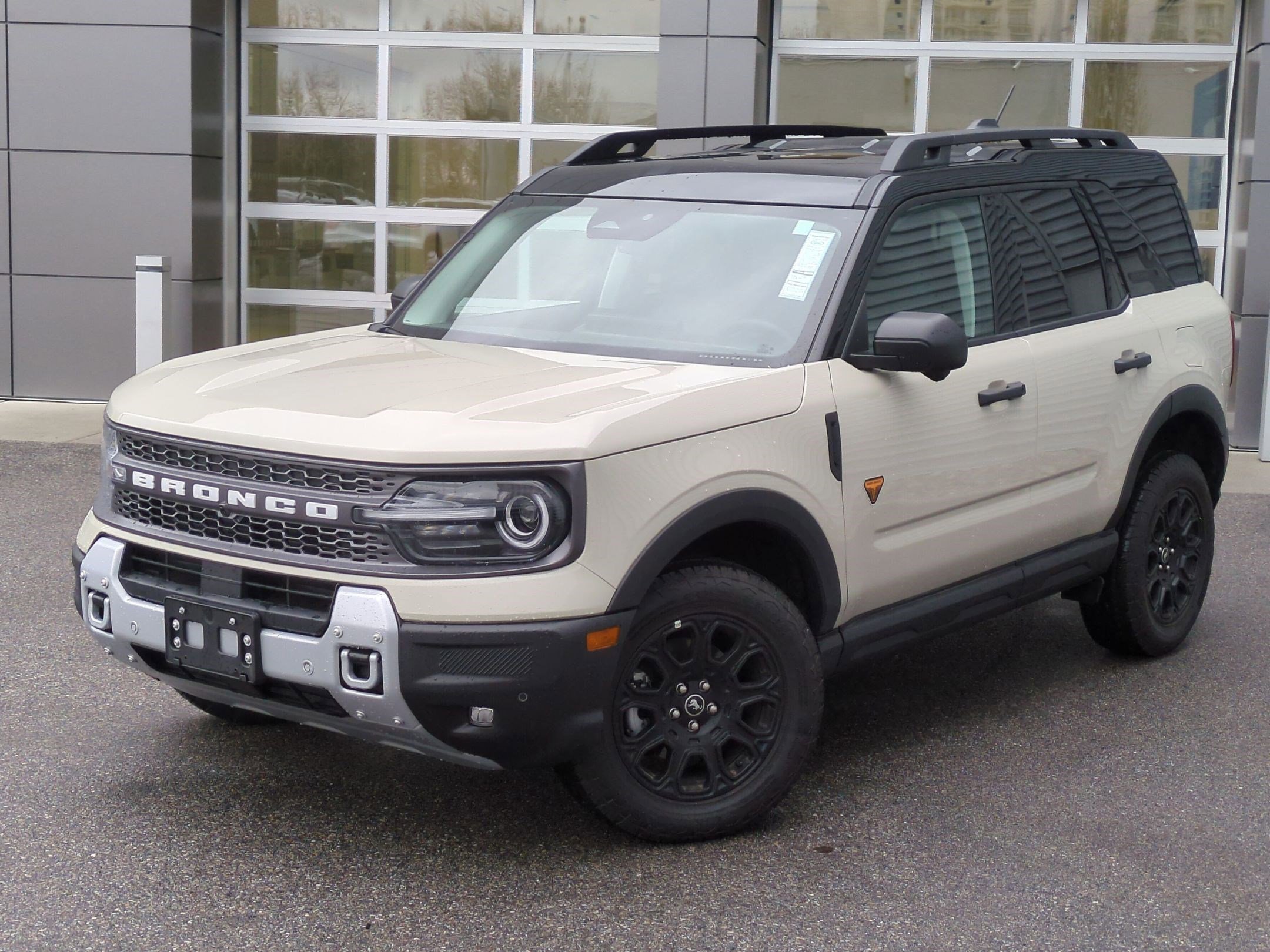 Used 2025 Ford Bronco Sport Badlands image 1