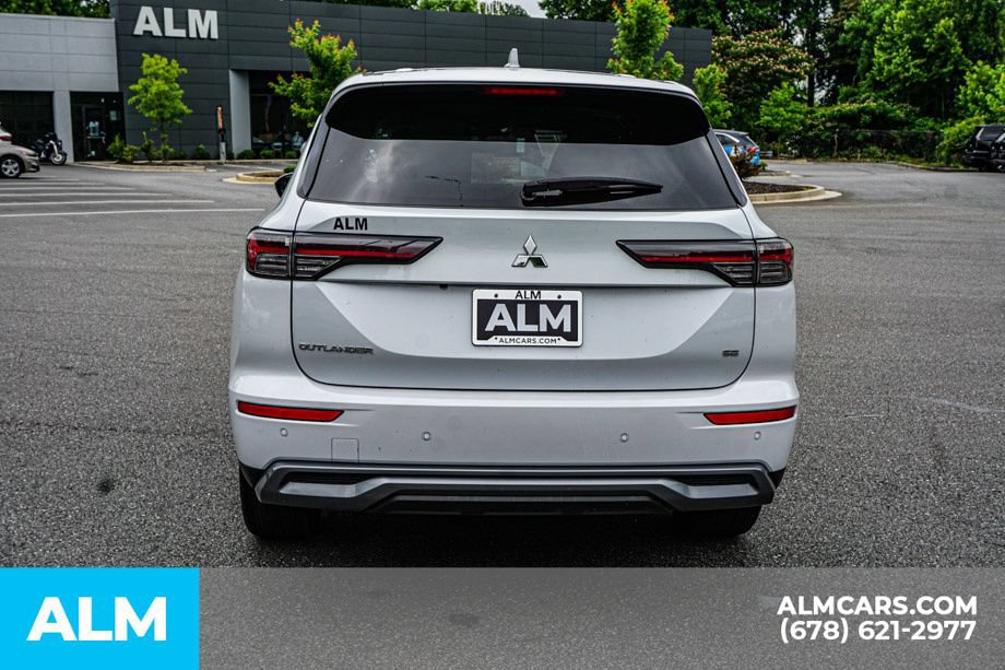 Used 2025 Mitsubishi Outlander SE FWD image 10