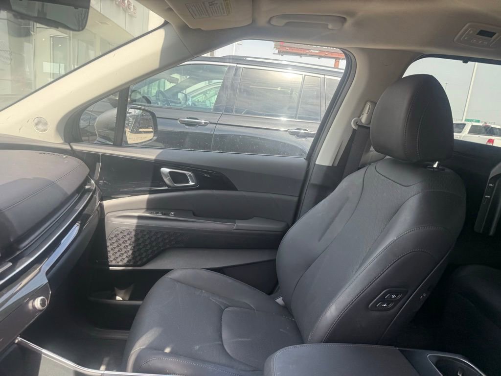 Used 2025 Kia Carnival SX Prestige FWD image 12