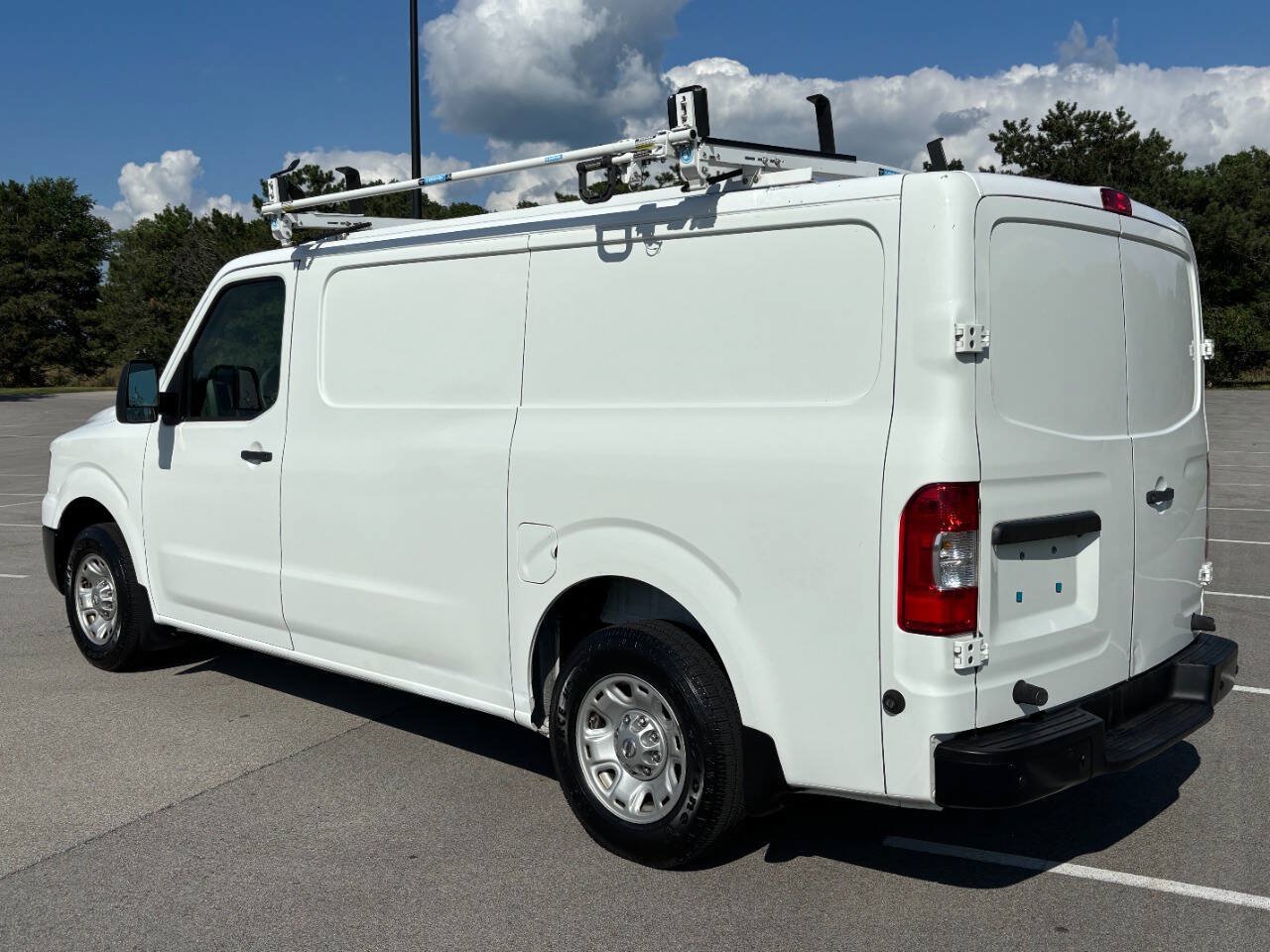 Used 2017 Nissan NV 2500 SV w/ Technology Package RWD image 6