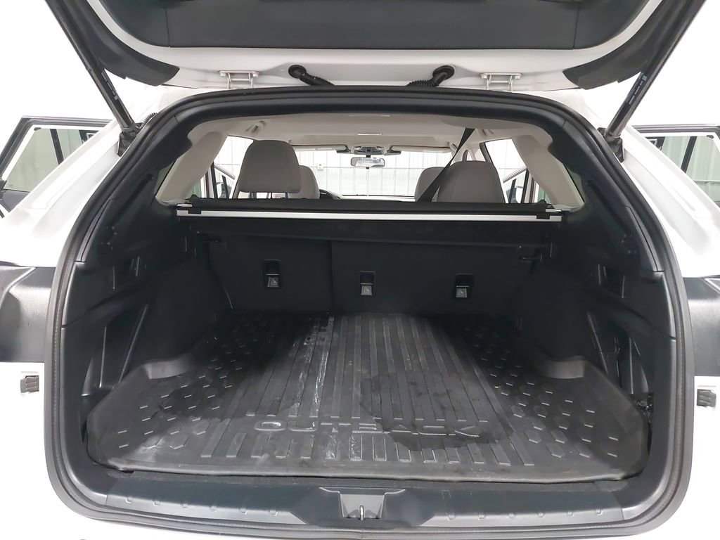 Used 2023 Subaru Outback Premium image 12