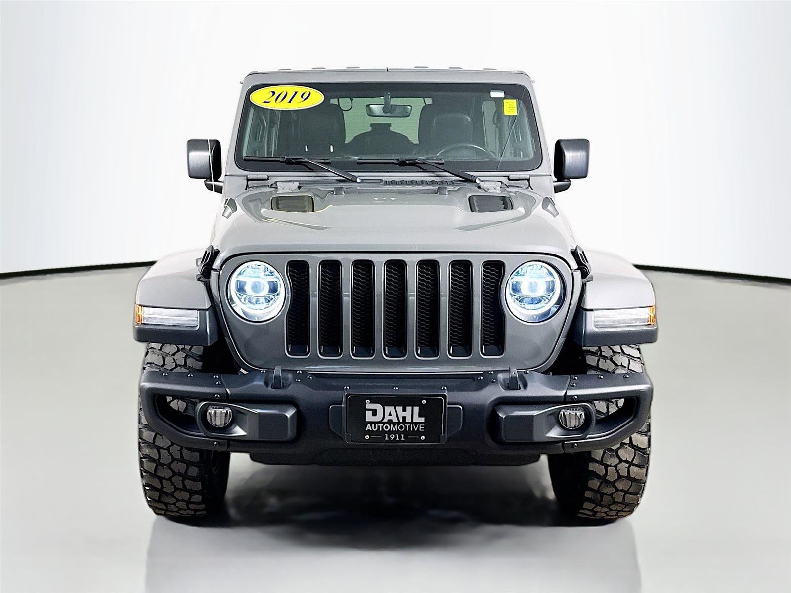 Used 2019 Jeep Wrangler Unlimited Sahara w/ Quick Order Package 24M Moab AWD/4WD image 3