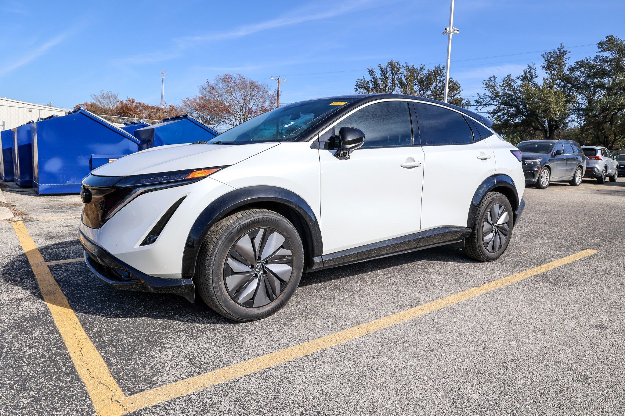 Used 2023 Nissan Ariya FWD image 3