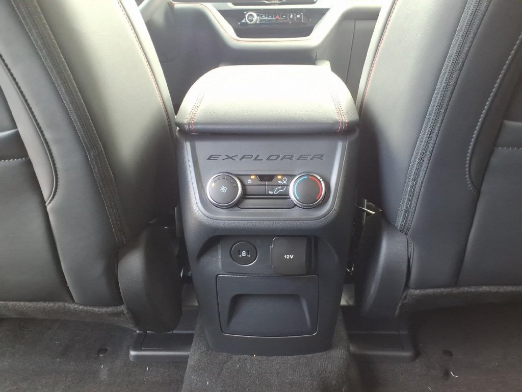 New 2027 Ford Explorer ST-Line AWD/4WD image 18