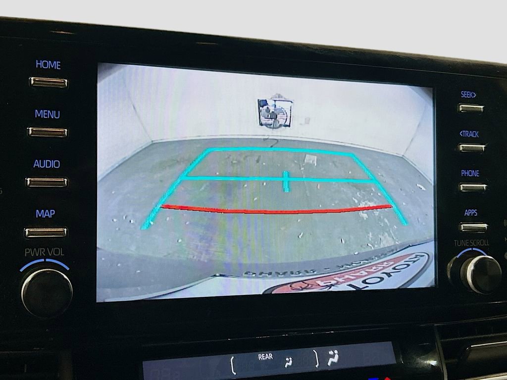 Used 2023 Toyota Sienna XLE Woodland Edition image 12