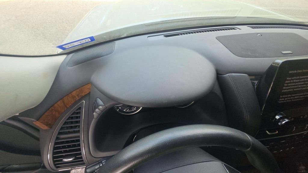 Used 2023 Nissan Armada SL w/ Captain's Chairs Package image 31