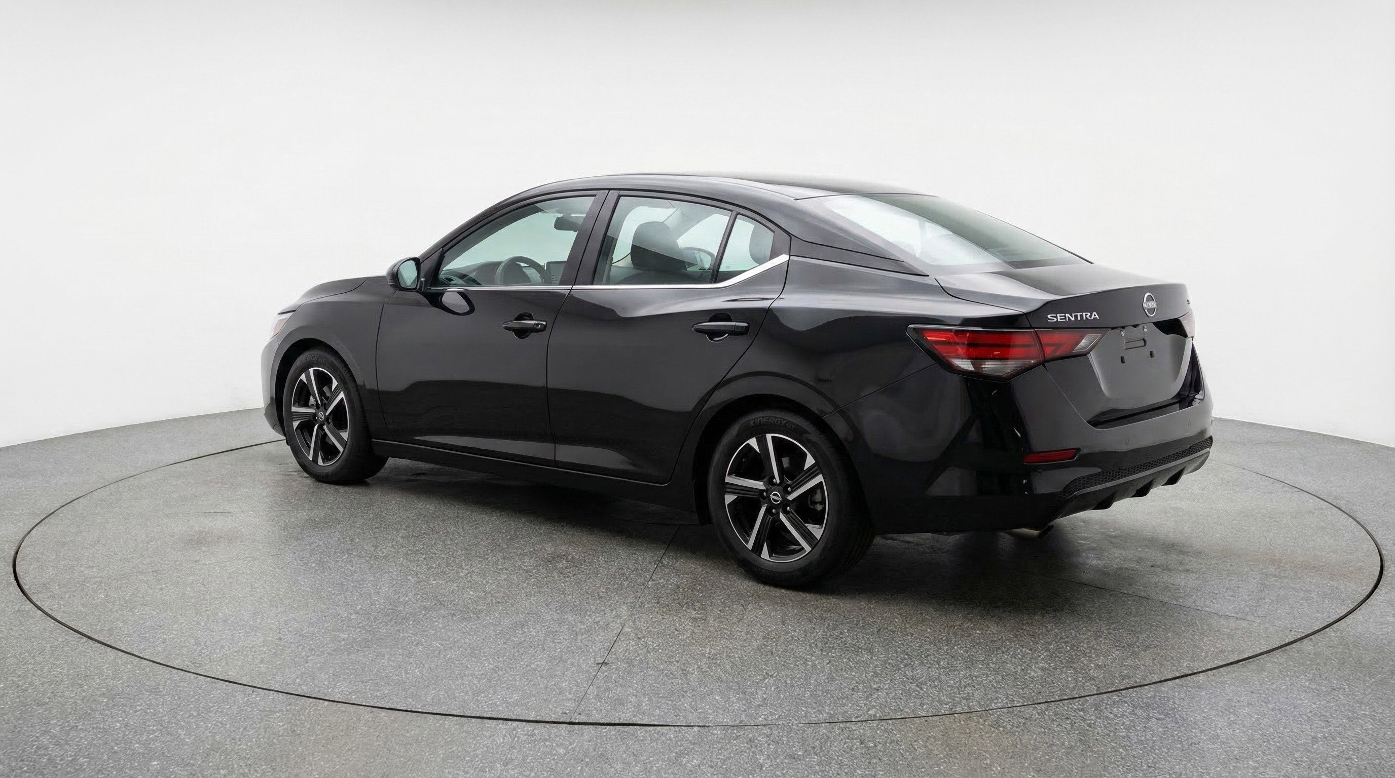 Used 2025 Nissan Sentra SV image 6