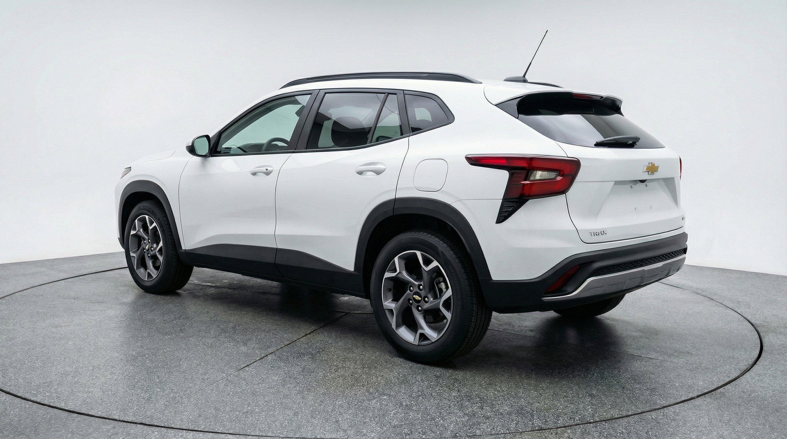 Used 2025 Chevrolet Trax LT image 6