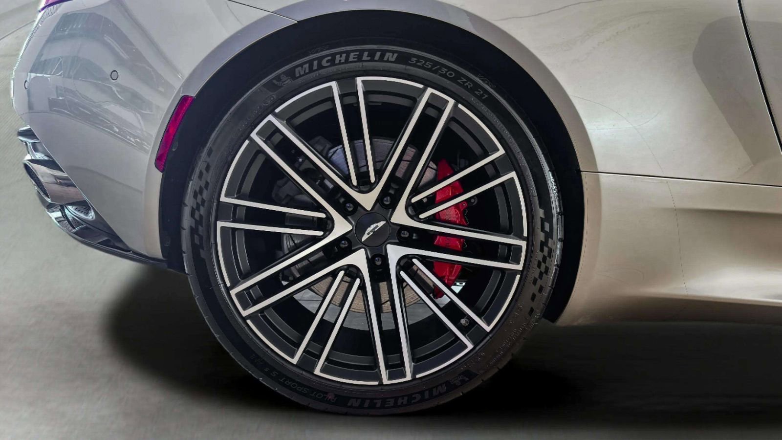 Used 2024 Aston Martin DB12 Coupe image 40