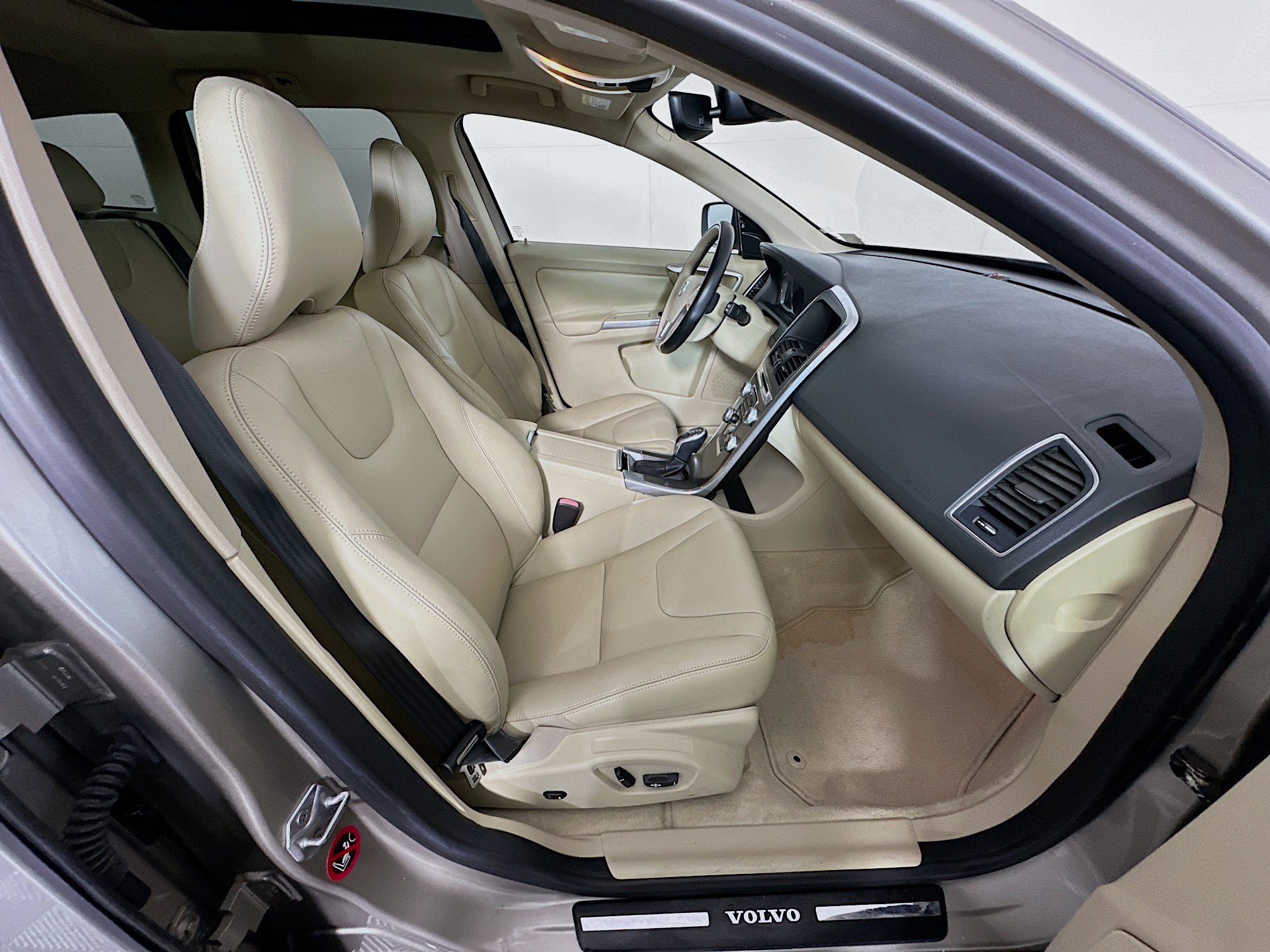 Used 2015 Volvo XC60 T5 Premier image 29