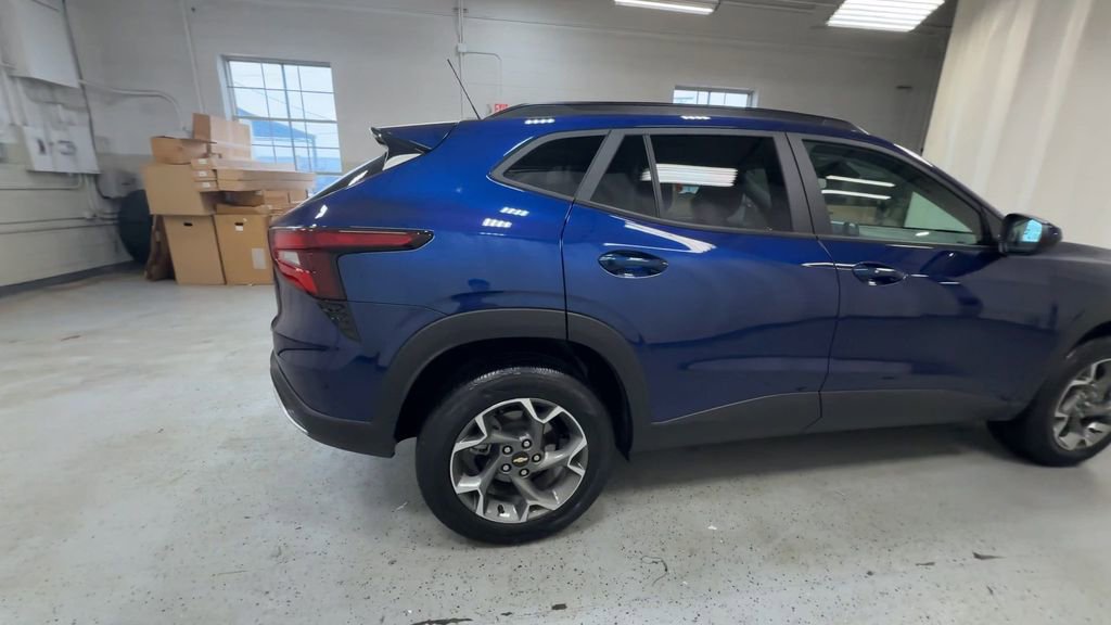 Certified 2024 Chevrolet Trax LT w/ Driver Confidence Package image 11