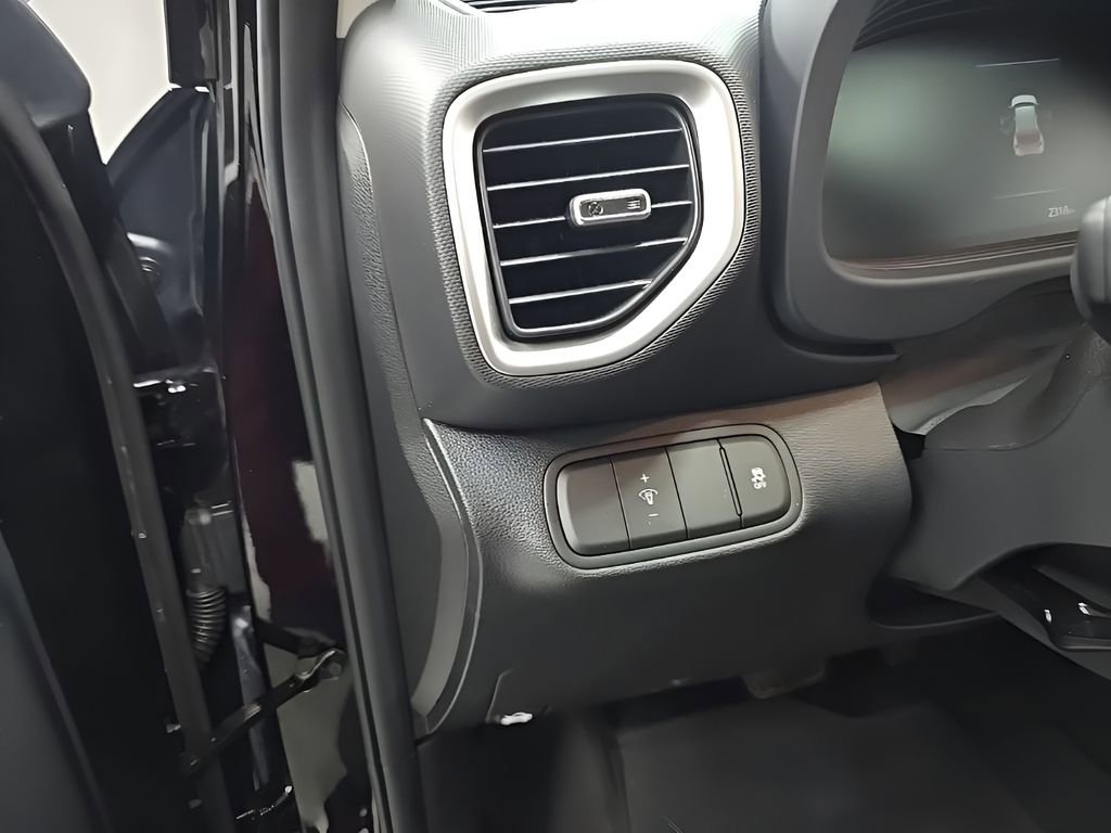 Certified 2024 Hyundai Venue SEL image 11