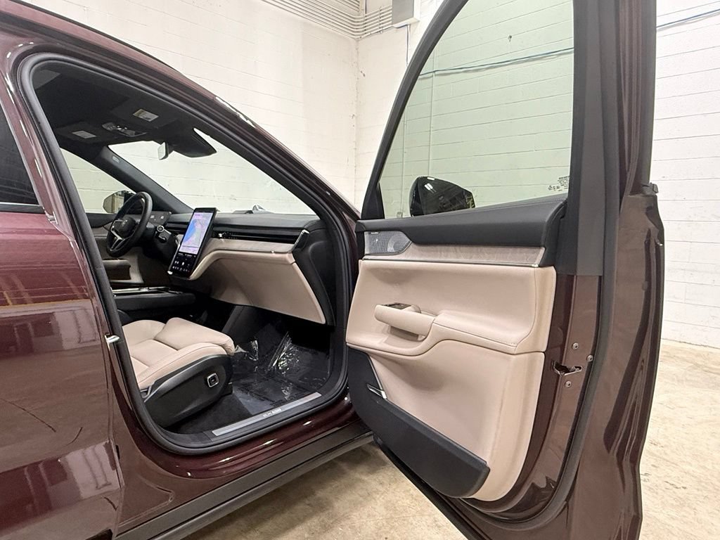 Used 2025 Volvo EX90 Ultra AWD/4WD image 45