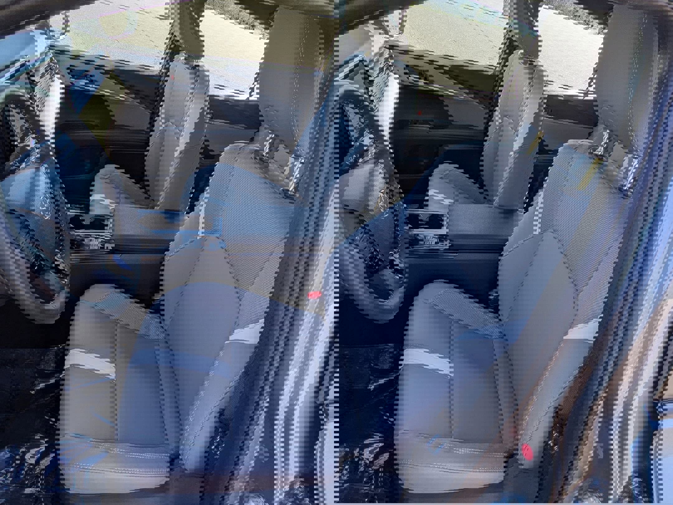 Used 2025 Toyota Camry SE w/ Convenience Package AWD/4WD image 17