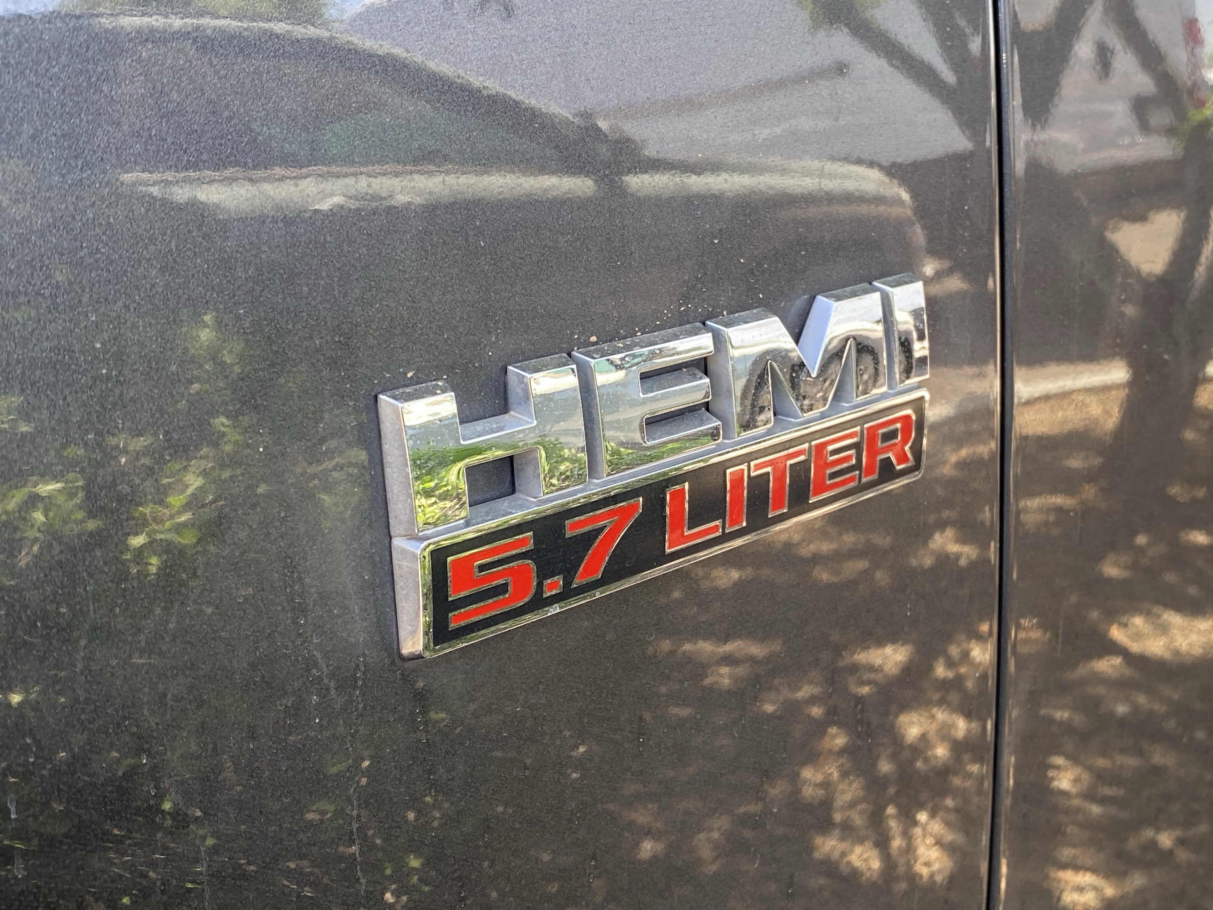 Used 2019 RAM 1500 Classic SLT w/ Luxury Group RWD image 6