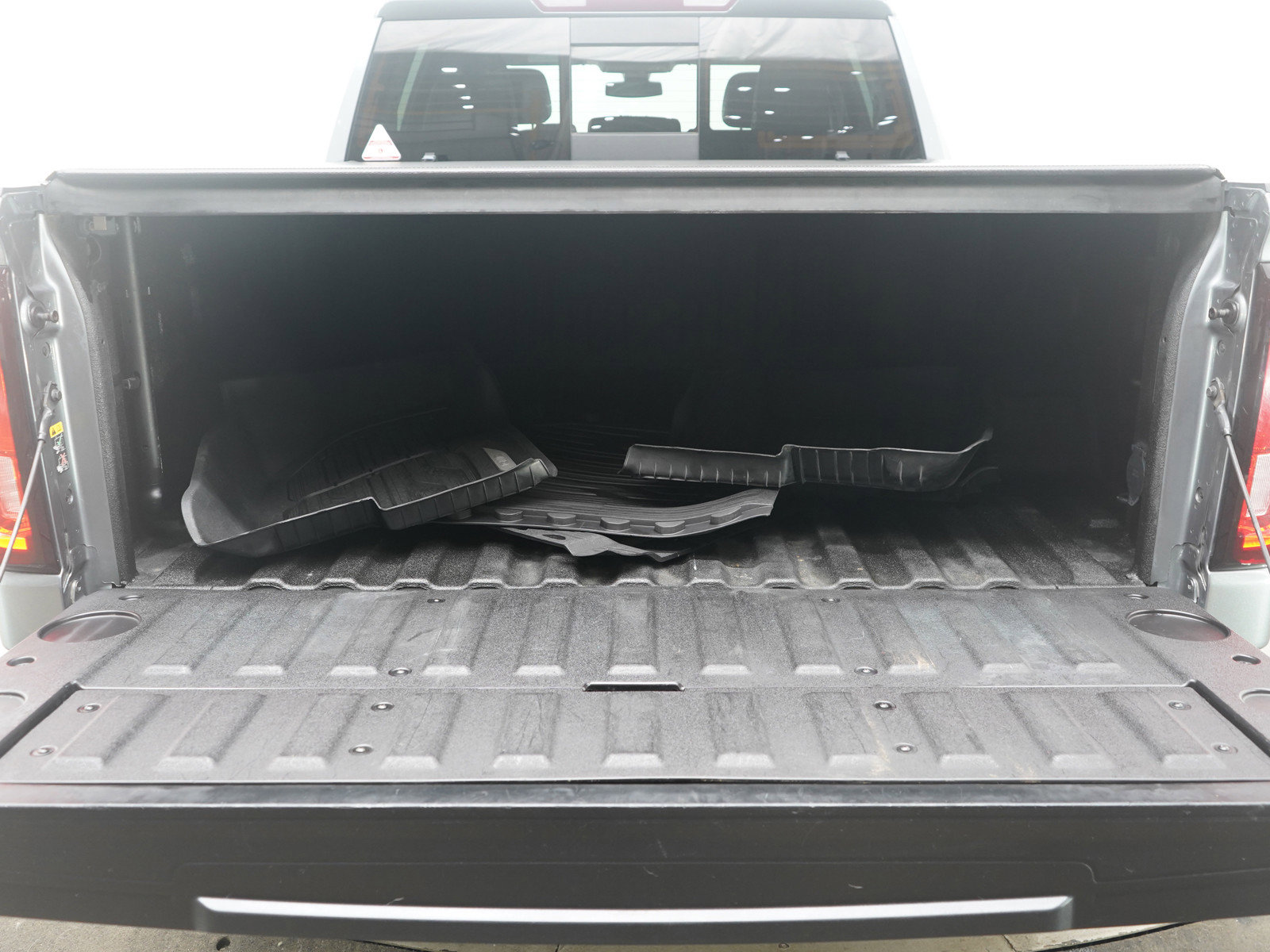 Used 2021 GMC Sierra 1500 SLT w/ SLT Premium Plus Package image 17