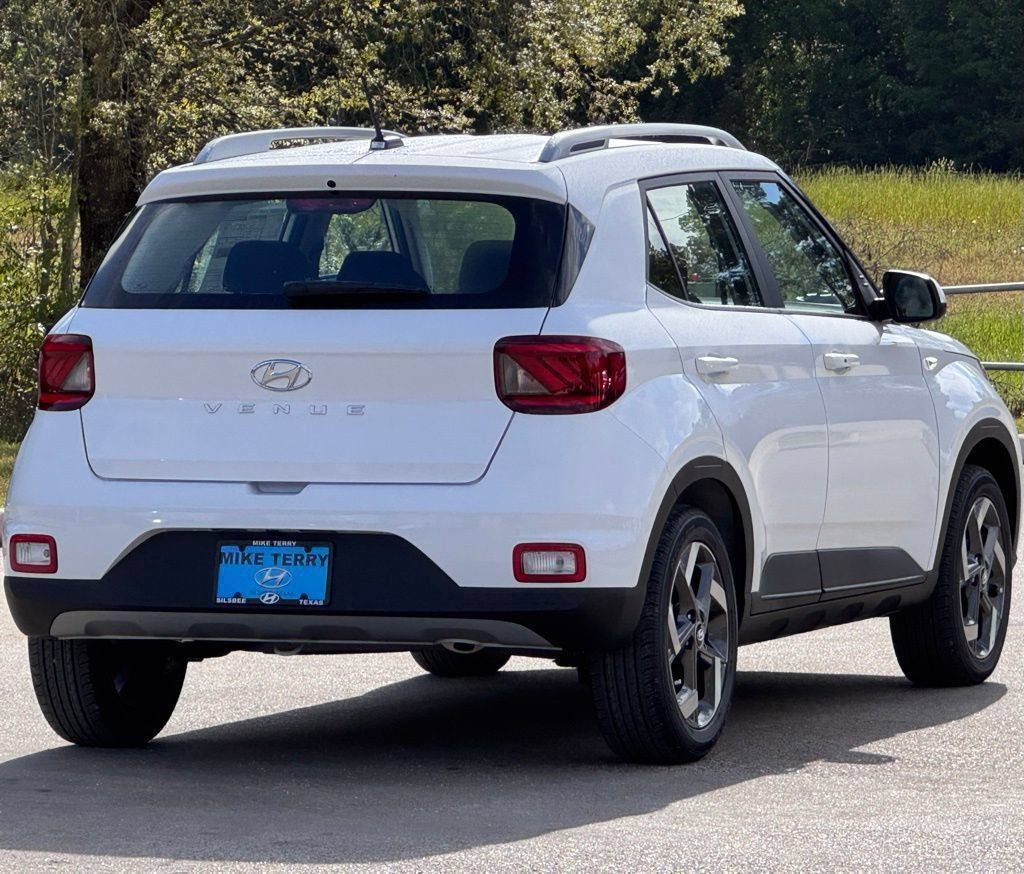 New 2026 Hyundai Venue SEL FWD image 13