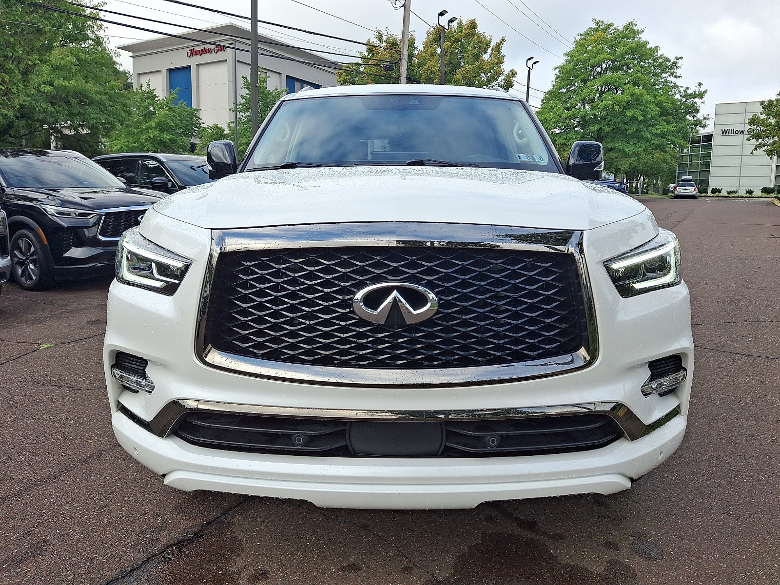 Certified 2024 INFINITI QX80 Premium Select w/ Cargo Package AWD/4WD image 2