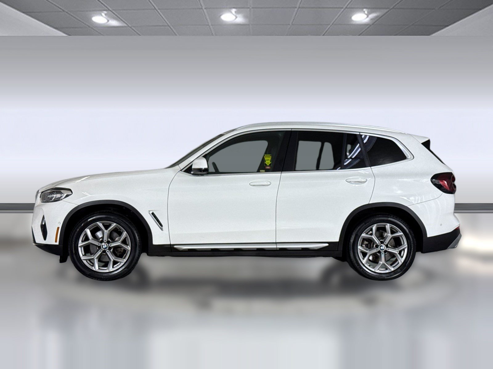 Used 2023 BMW X3 sDrive30i w/ Convenience Package RWD image 2