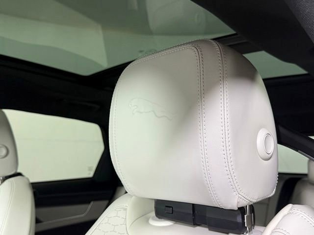 New 2025 Jaguar F-PACE R-Dynamic S image 32