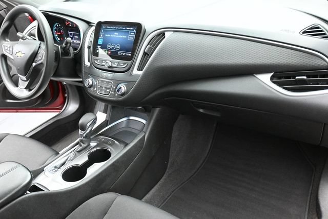 Used 2025 Chevrolet Malibu LT FWD image 28