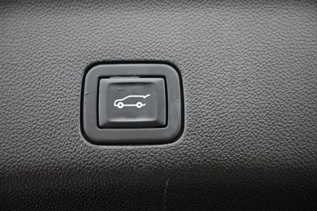 Used 2021 GMC Yukon SLT w/ SLT Luxury Plus Package RWD image 14