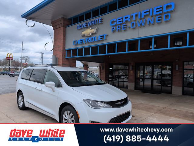 Used 2019 Chrysler Pacifica Touring-L image 1