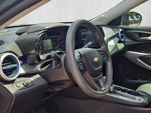 Used 2025 Chevrolet Trax LS w/ LS Convenience Package FWD image 10