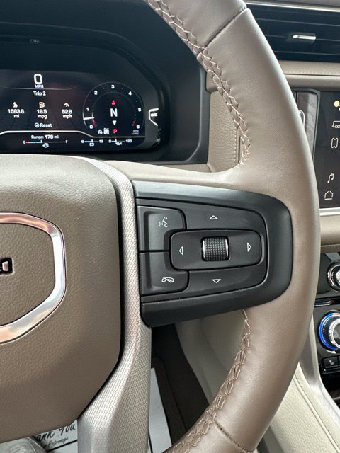 Used 2023 GMC Yukon XL Denali AWD/4WD image 15