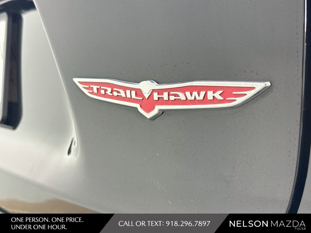 Used 2022 Jeep Cherokee Trailhawk w/ Comfort/Convenience Group AWD/4WD image 15