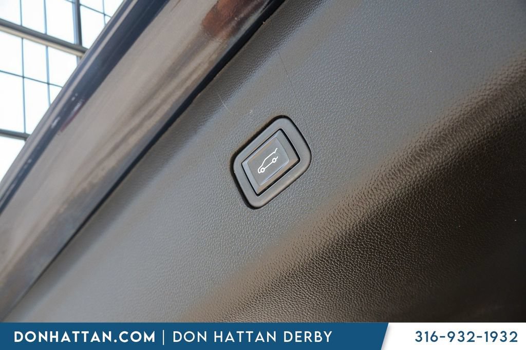 Used 2023 Buick Enclave Essence AWD/4WD image 32