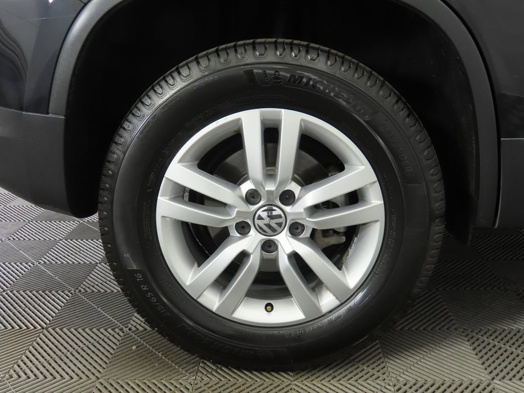 Used 2016 Volkswagen Tiguan S image 30