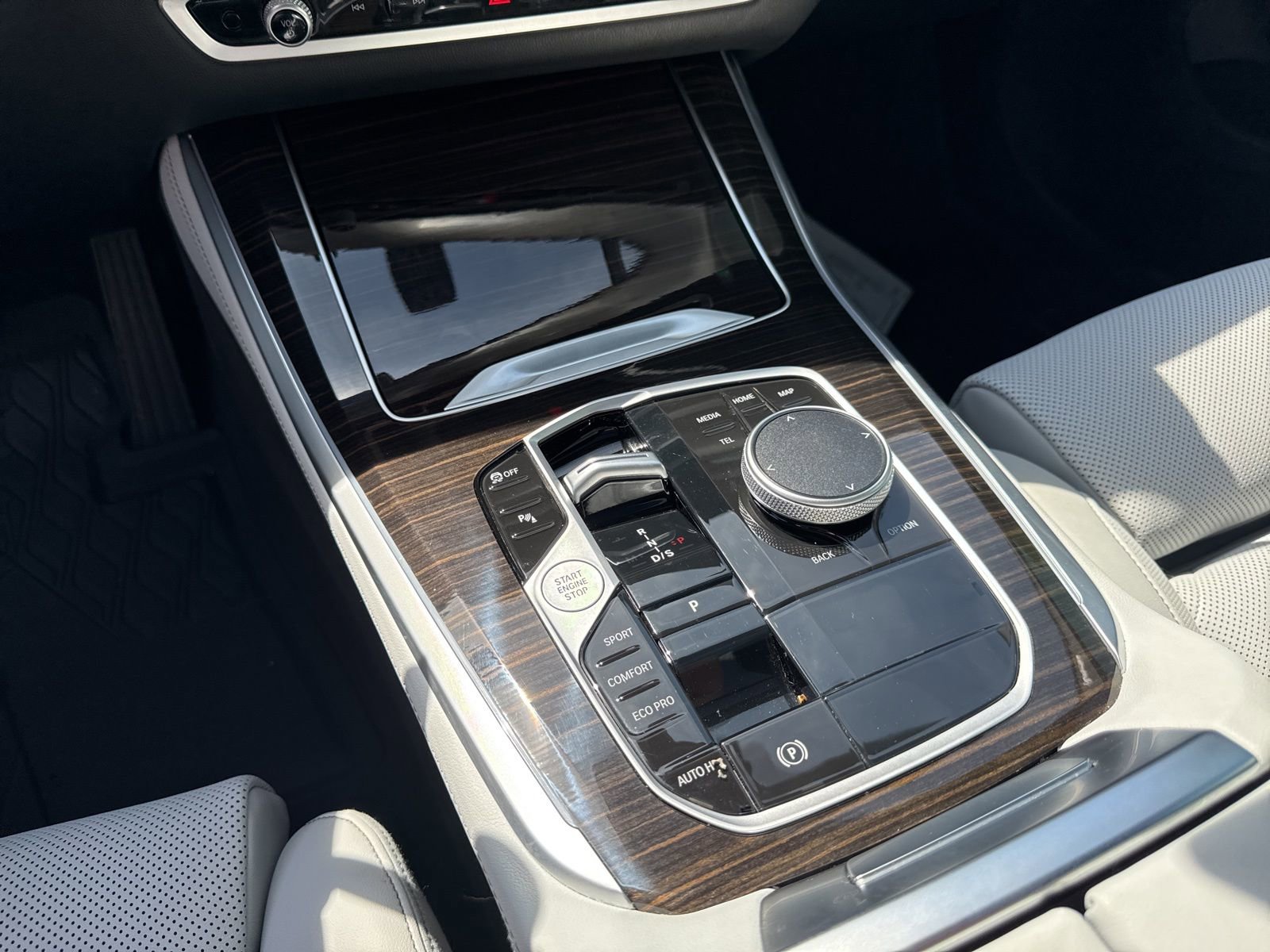 Used 2024 BMW X5 sDrive40i w/ Premium Package image 27