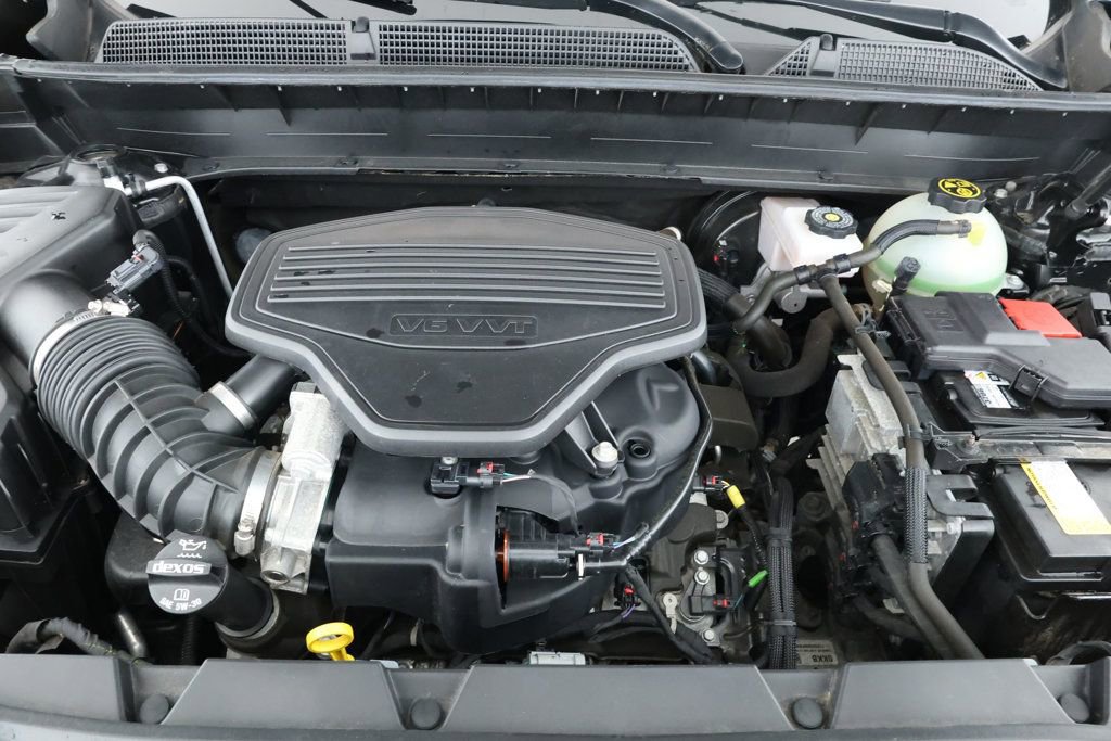 Used 2021 GMC Acadia SLE image 24