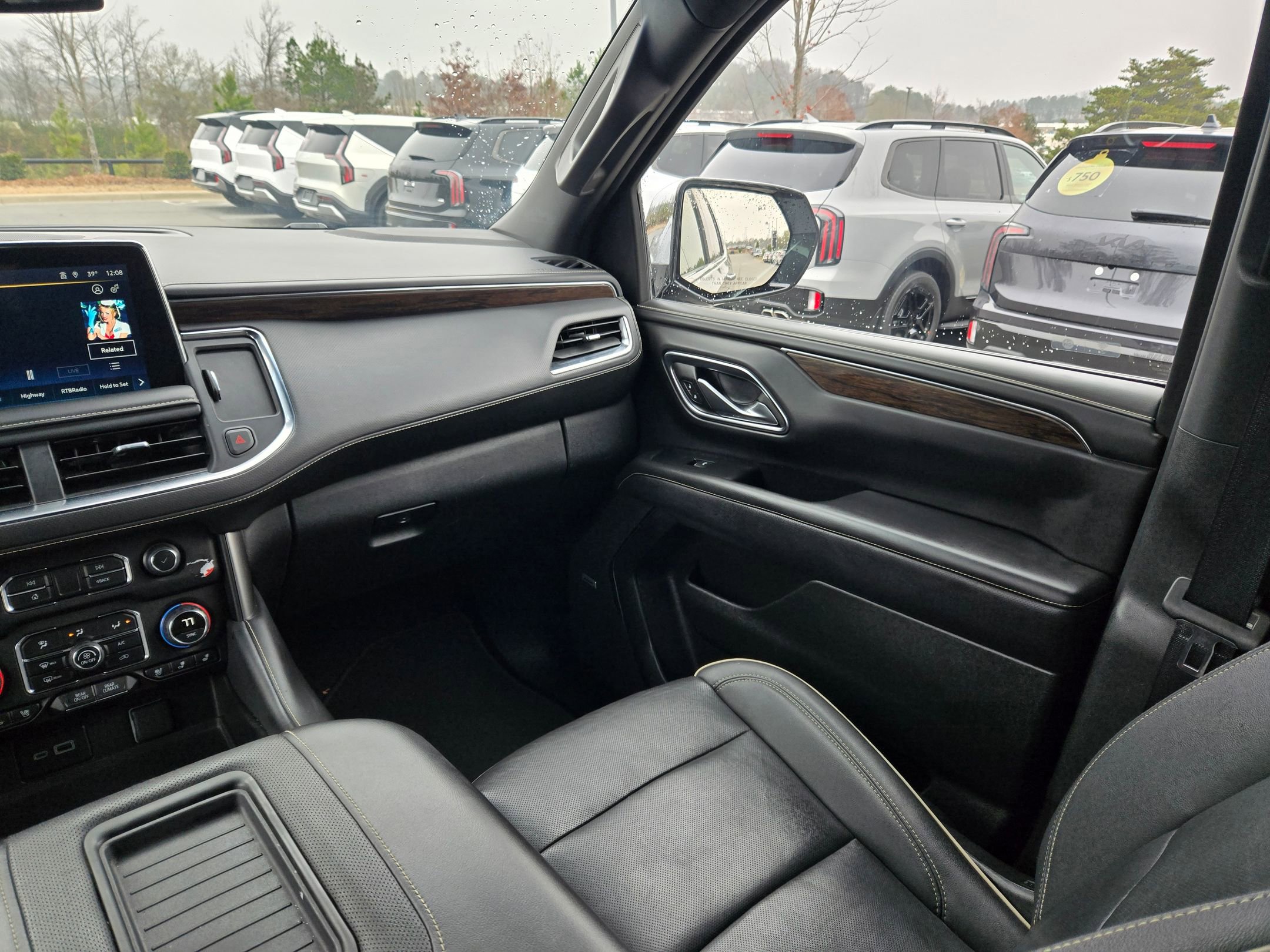 Used 2024 Chevrolet Tahoe Premier image 11