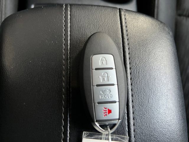 Used 2018 Nissan Rogue SV w/ Premium Package image 24