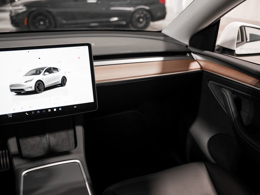 Used 2024 Tesla Model Y Performance AWD/4WD image 22