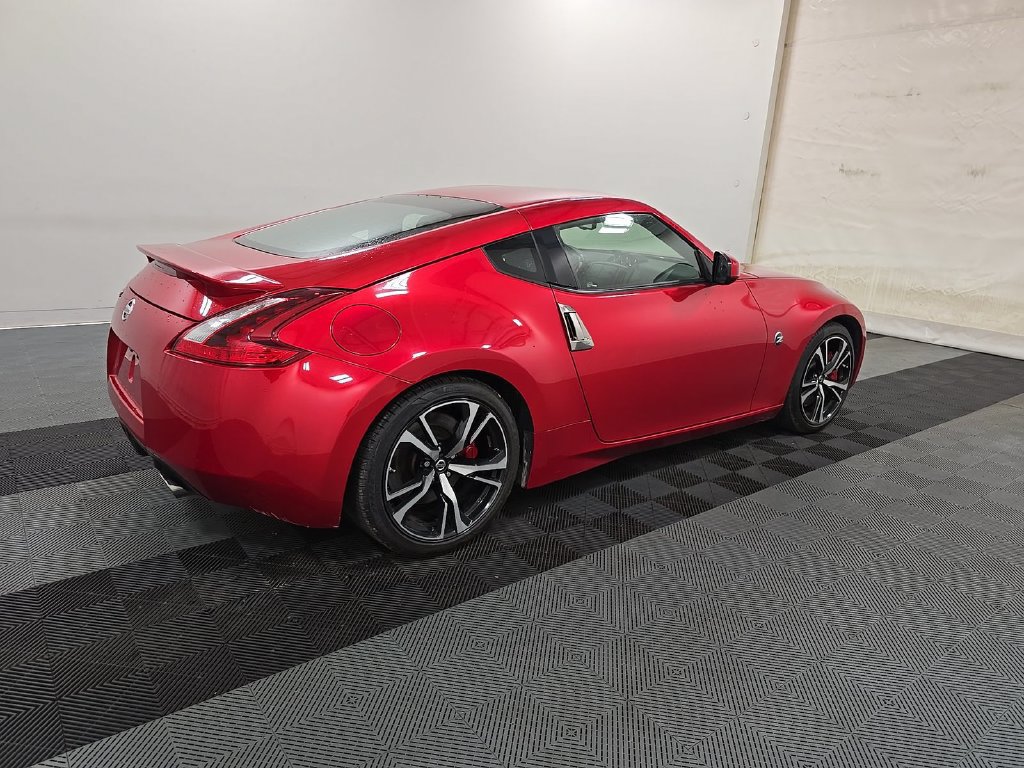 Used 2020 Nissan 370Z Coupe RWD image 3