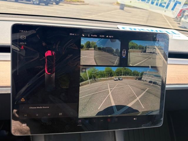 Used 2025 Tesla Model Y Long Range RWD image 22