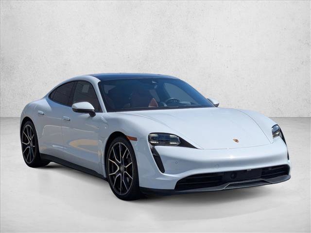 Used 2023 Porsche Taycan image 3