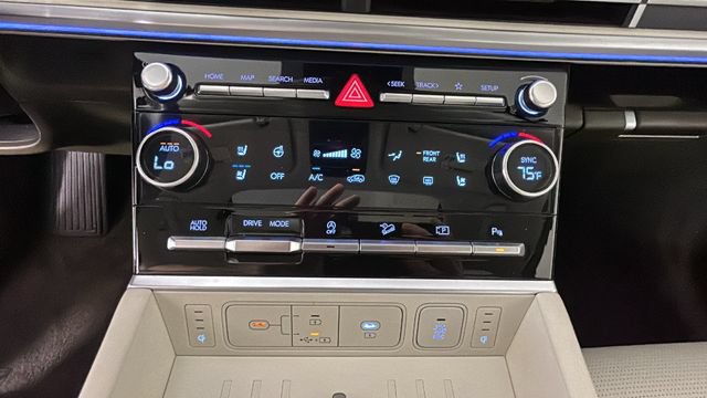 Used 2024 Hyundai Santa Fe Calligraphy FWD image 23