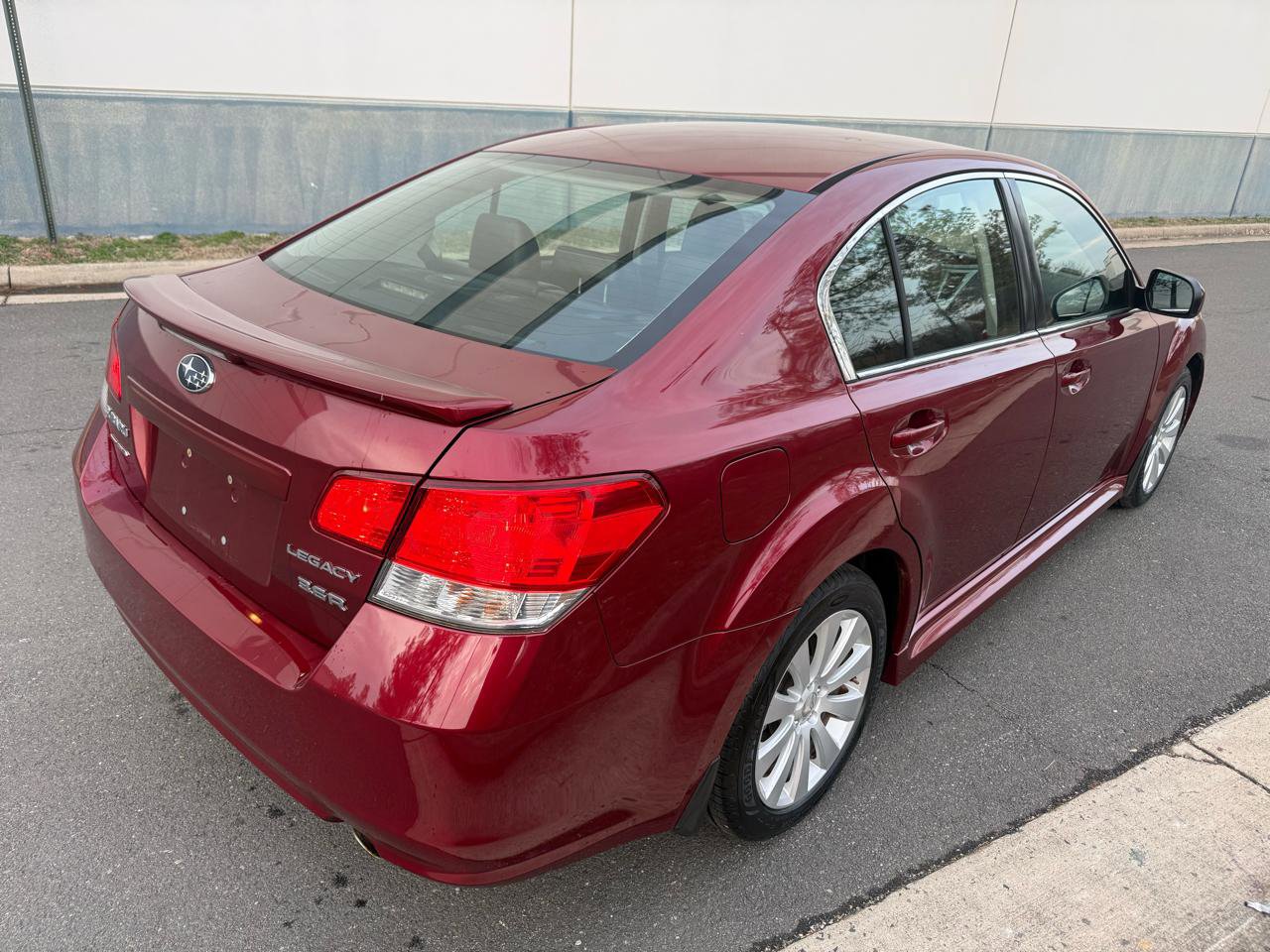 Used 2010 Subaru Legacy 3.6R Limited w/ Appearance Package 1F image 4