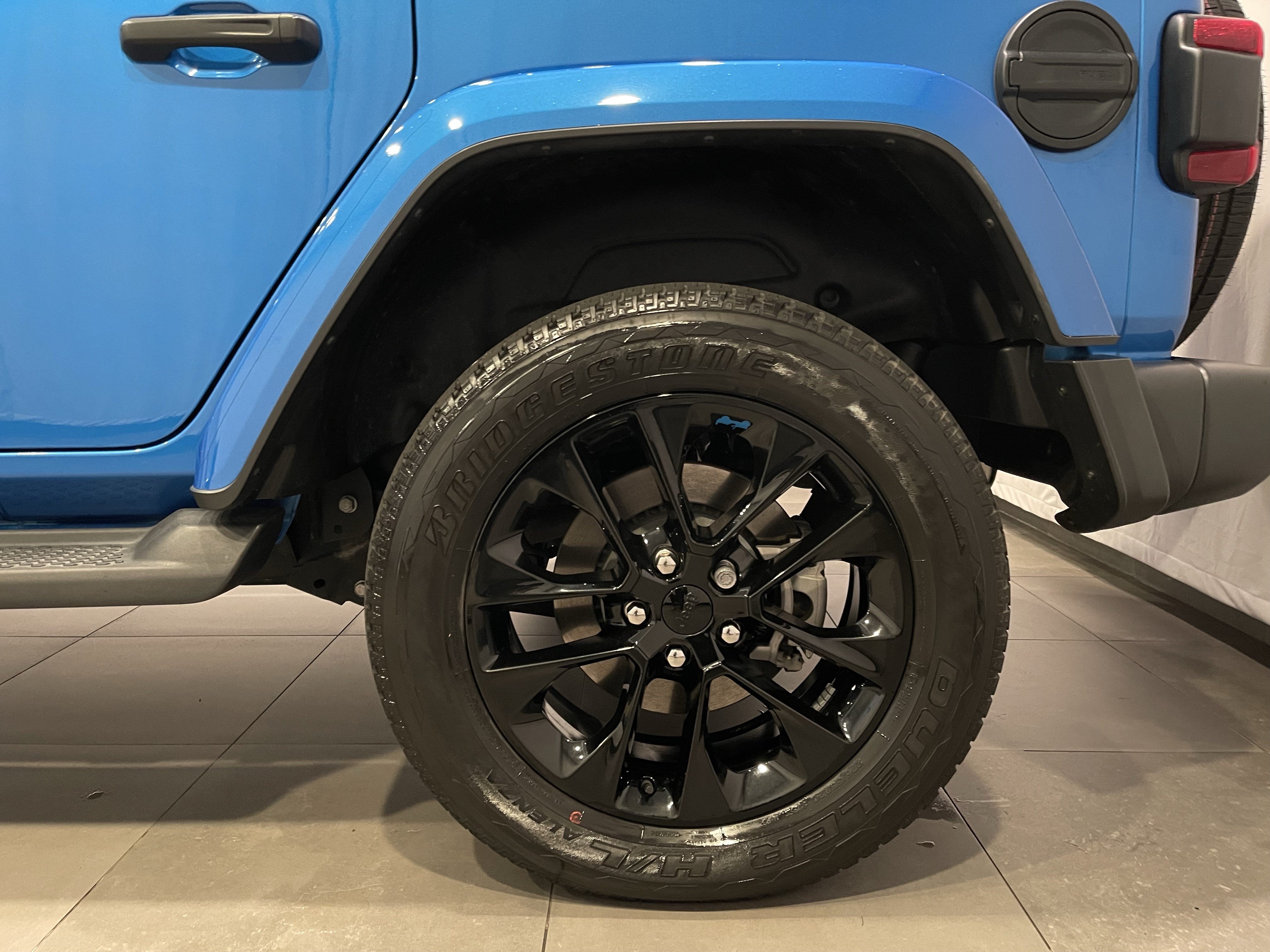 Used 2022 Jeep Wrangler Unlimited Sahara w/ Cold Weather Group AWD/4WD image 8
